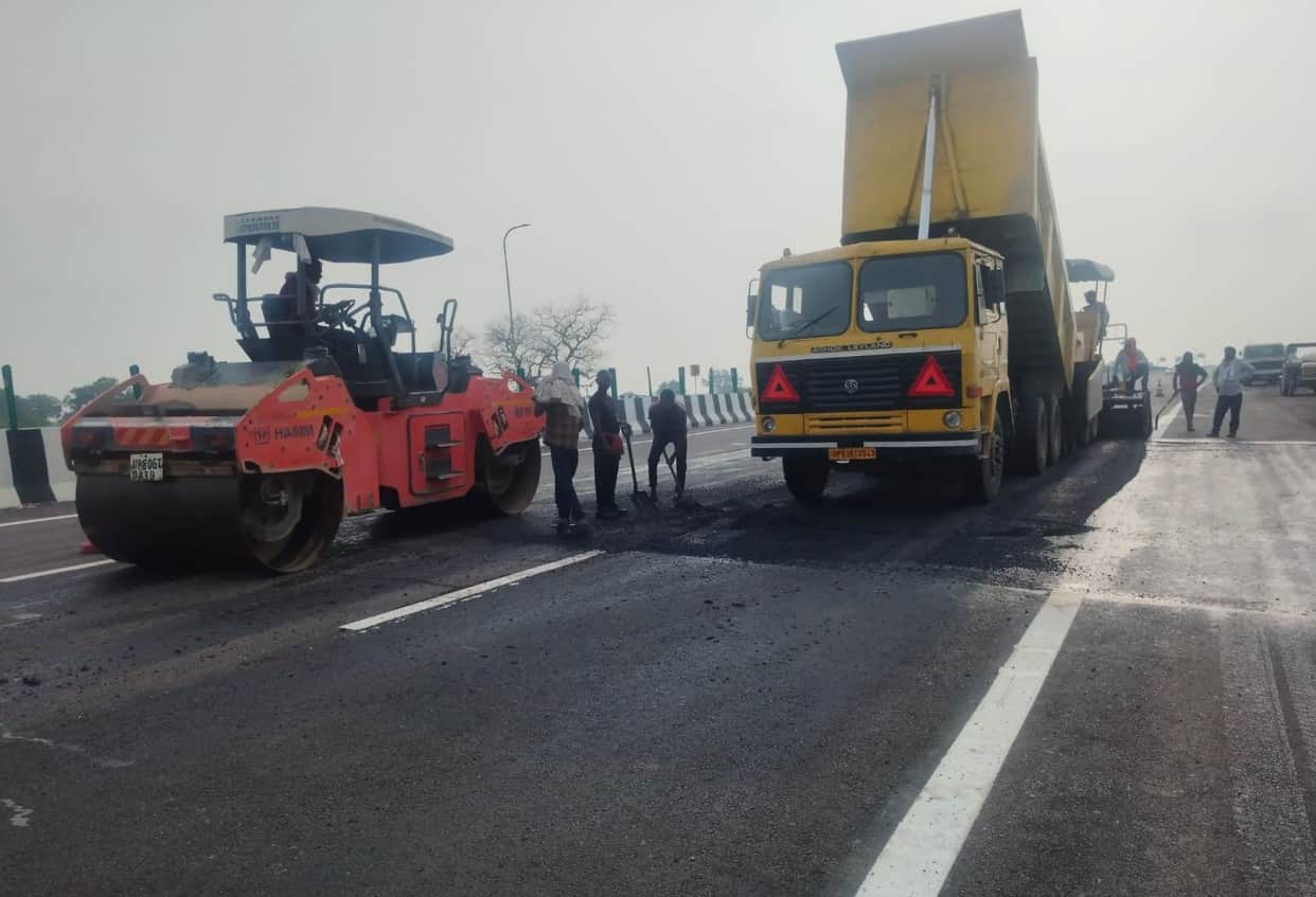 Repairs on the expressway have been underway for 46 days; as soon as one spot is fixed, another sinks.