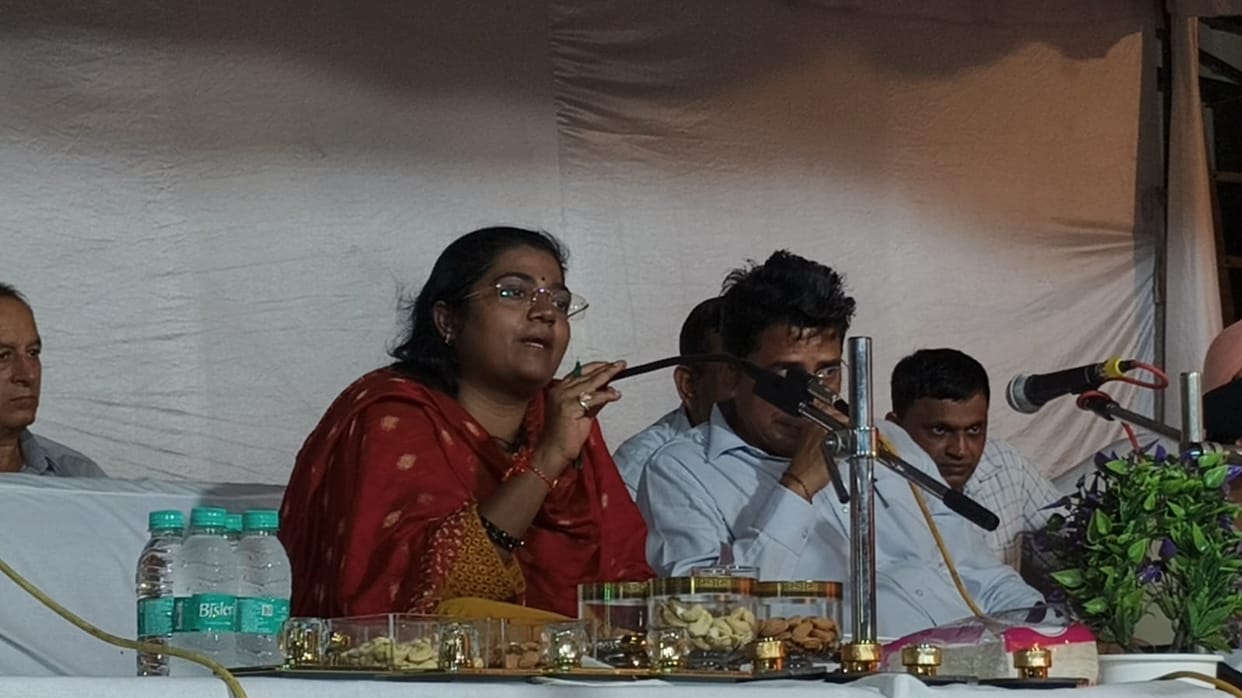 Overnight stay in village Rasidan, DC-SP listened to 47 problems of the villagers.