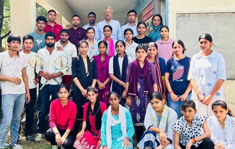 Kumari Kajal tops badminton competition.