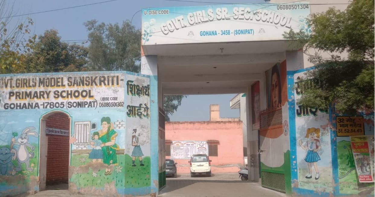 Students in 10 schools are receiving free transport facilities.
