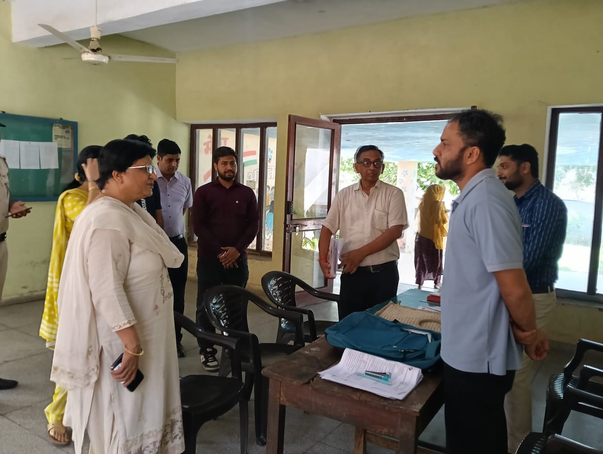 commissioner inspected booth center