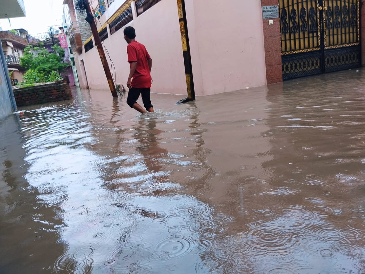 Streets waterlogged and water entered homes after an hour of rain