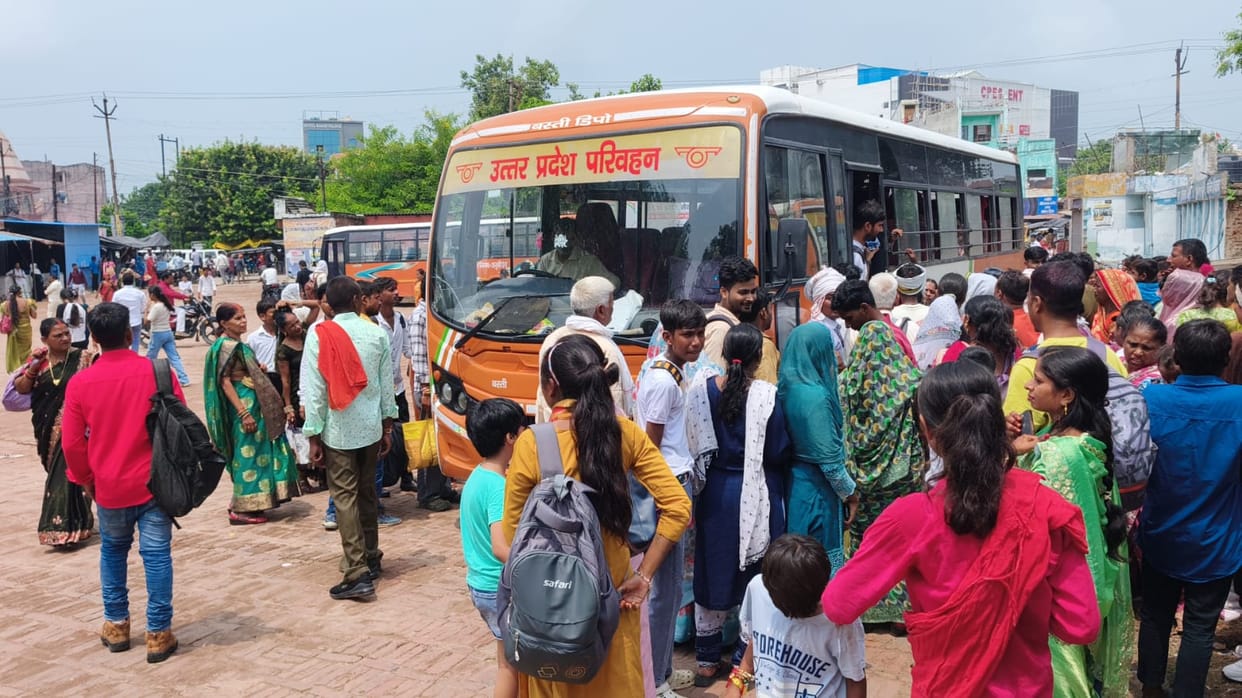 Crowds surged on Raksha Bandhan; Roadways buses fell short.