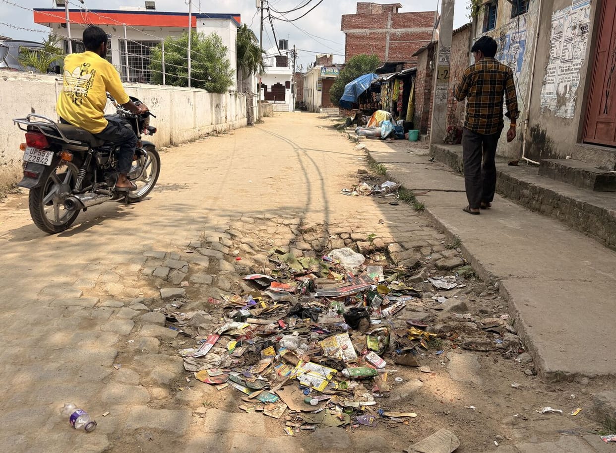 Siddharthnagar News: Road caves in at Indira Nagar; residents grapple with mud and darkness