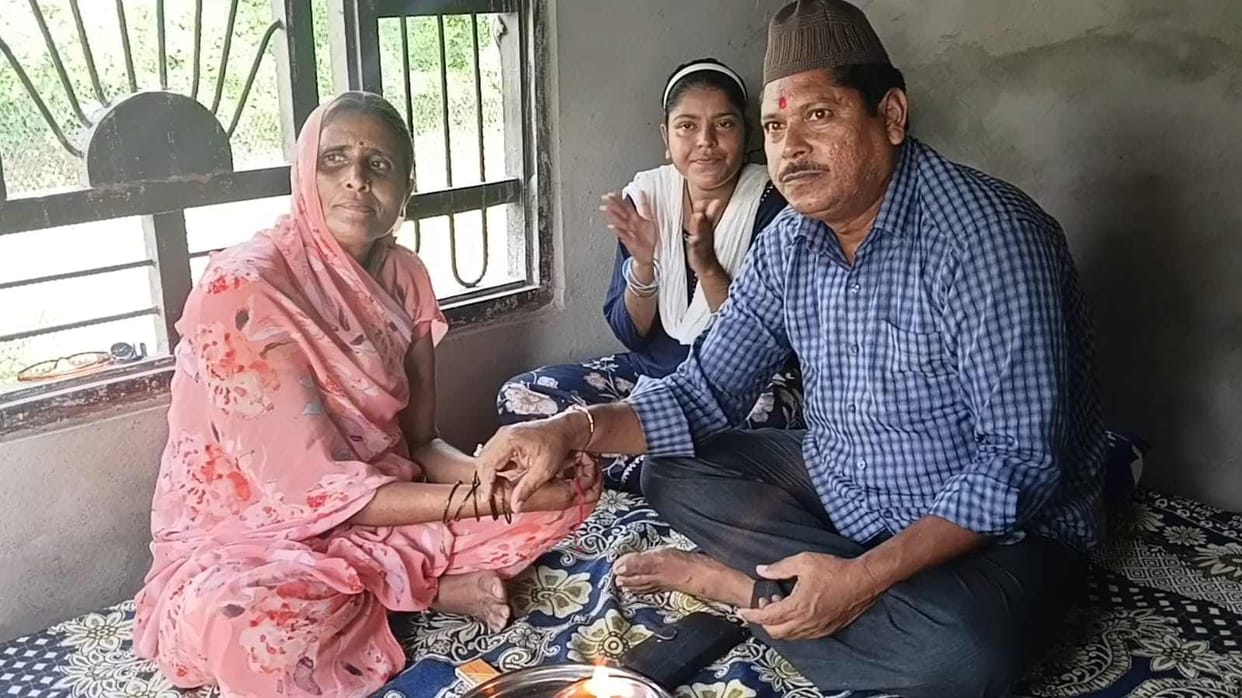 For 20 years, Iftikhar has upheld a brotherly bond with the sisters of the martyred Ramesh.