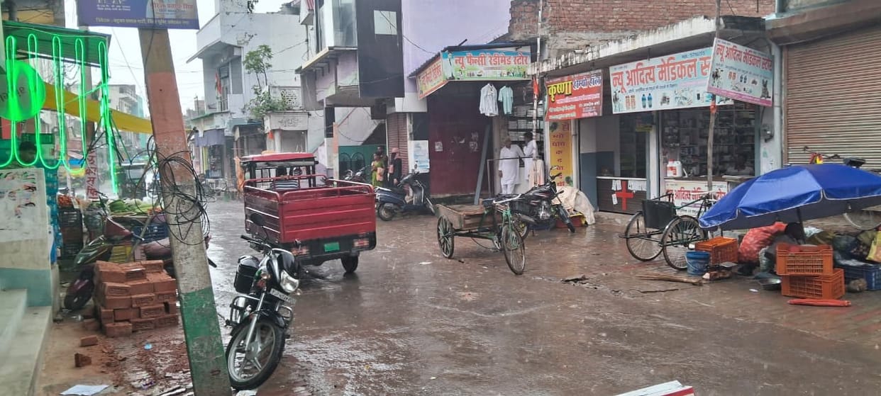 Heavy rain brings relief from the humidity, farmers' faces light up