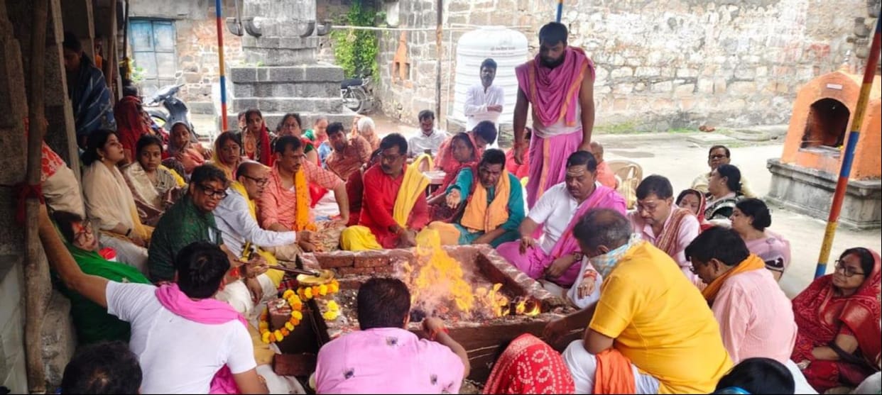Resolution for Shatchandi ritual in 51 Shaktipeeths, completion of 18th Mahanushthan in Kolhapur