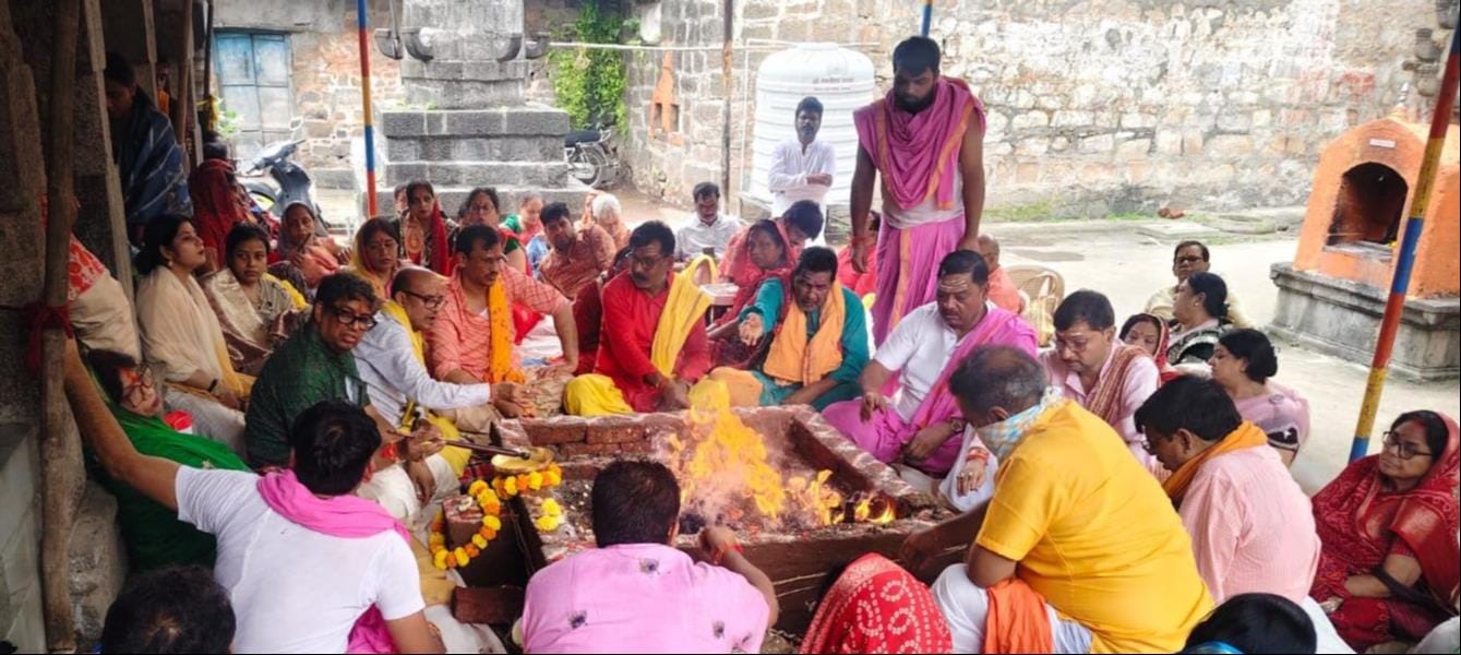 शतचंडी के मंत्र और स्वाहाकार से गूंज उठा महालक्ष्मी शक्तिपीठ
