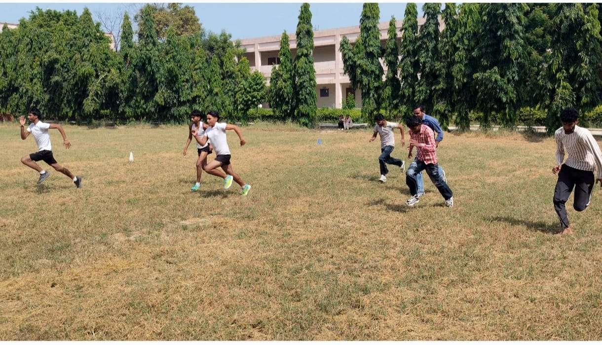 Deepak and Jeevanjot Kaur triumph in the 100-meter race