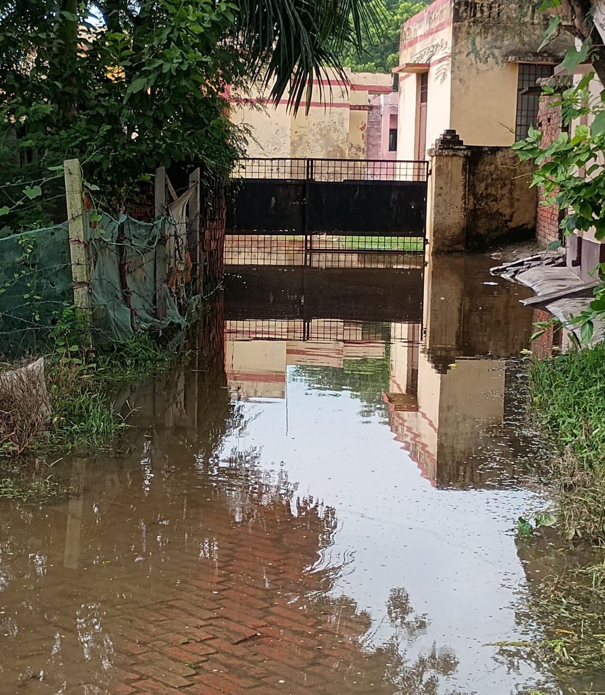 Flooding in hospital premises, patients not receiving treatment