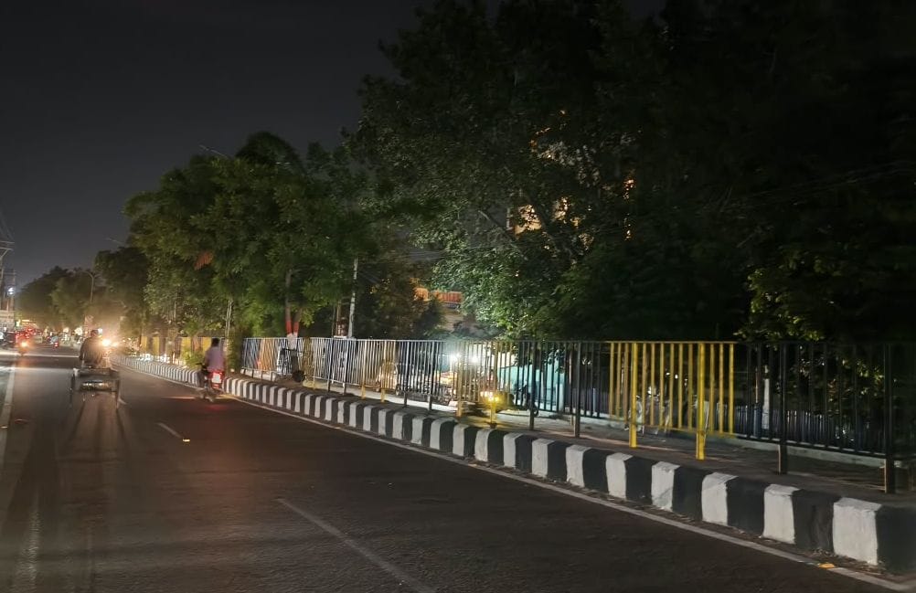 City in darkness, claims of street lights far from light