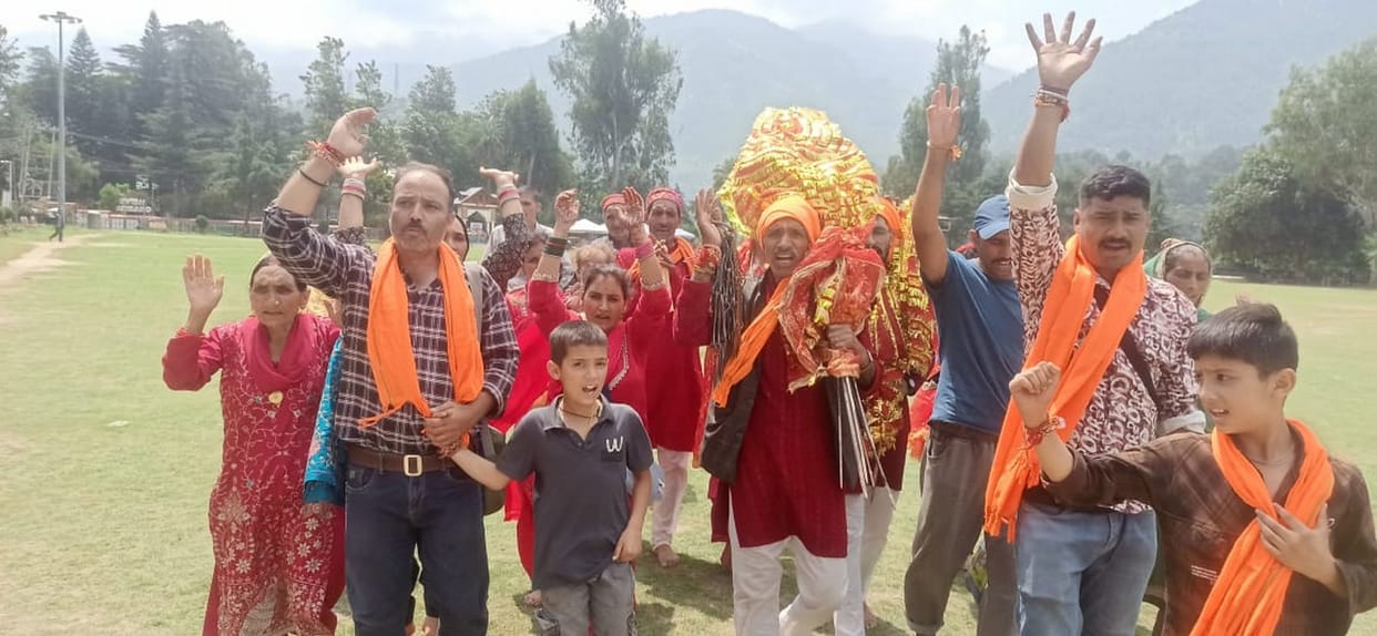 The group from Bhaderwah reached Chamba amidst chants hailing Lord Shiva.