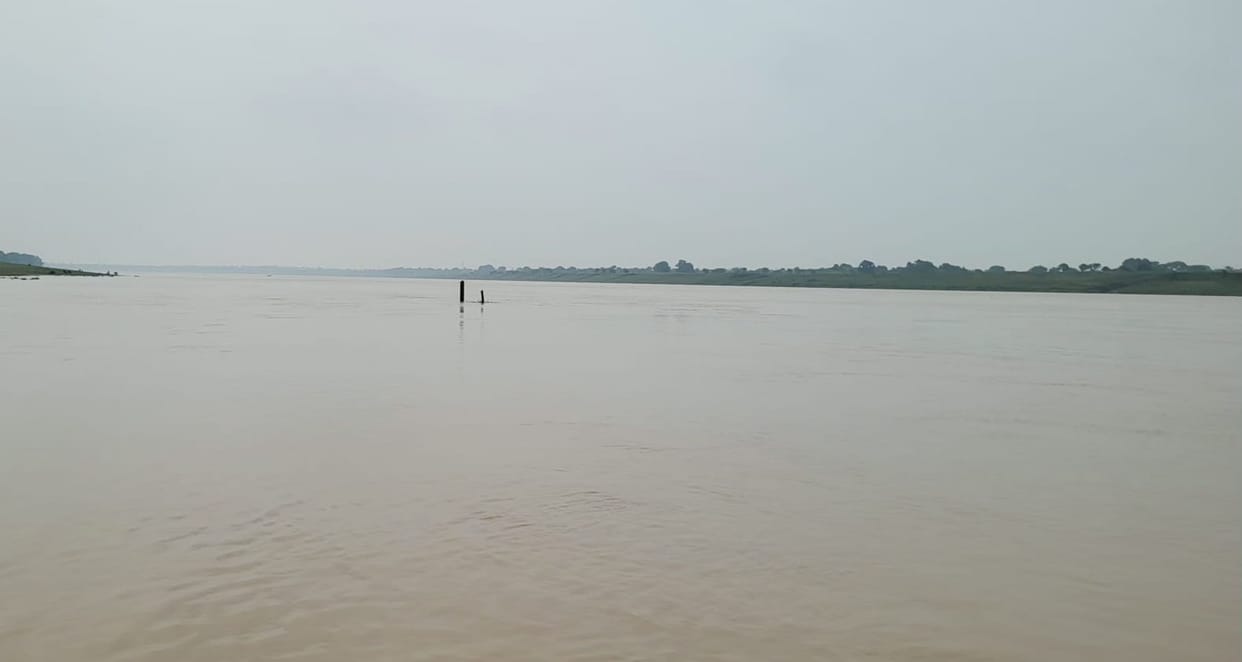 The water level of the Yamuna rose by three meters in two days.
