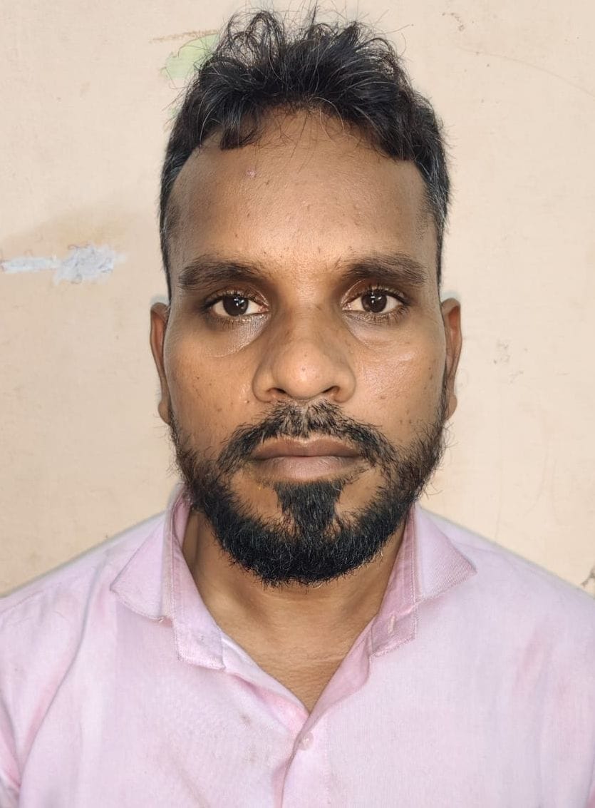 फोटो-36 इनामी हत्यारोपी रफीक। स्रोत: पुलिस