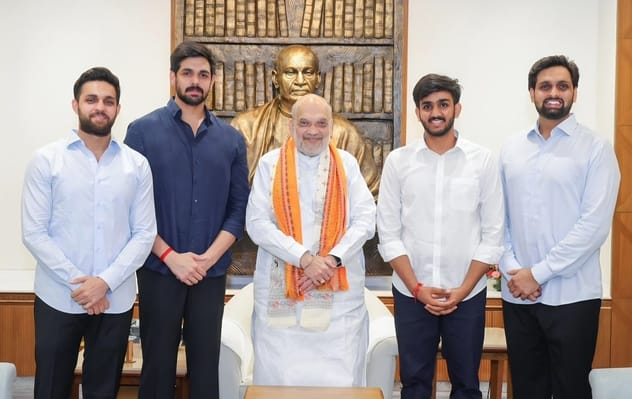 DUSU President Aryan paid a courtesy visit to Home Minister Amit Shah.
