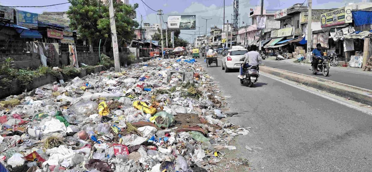 Garbage piles up on roads after Raksha