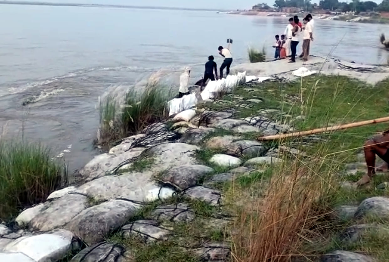 Water level in the Ganga drops further; erosion also halts.