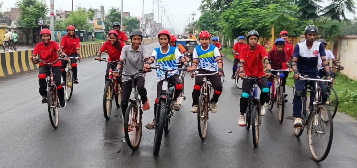 The players took out a bicycle rally.