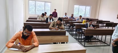 जेएनसीयू में विकसित भारत @ 2047 में युवाओं की भूमिका’’ विषय पर आयोजित निबंध प्रतियोगिता में प्र