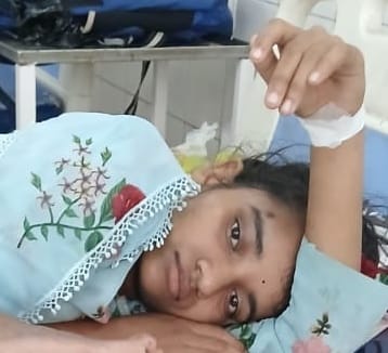 Sister regains consciousness upon hearing brother's voice; Anushka was trapped beneath the seats.