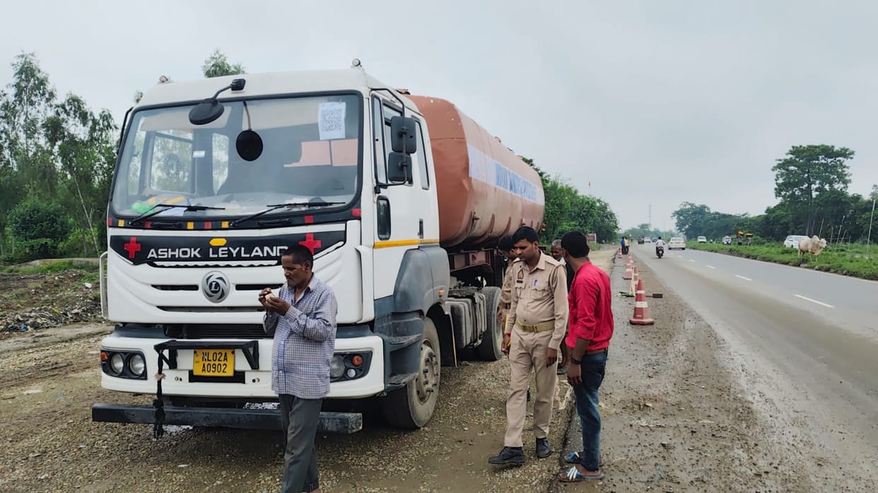 170 liters of diesel stolen from a tanker parked by the highway.