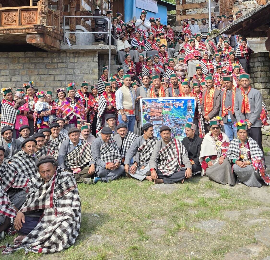 रूपी में महादेव श्री टेरेस नारायण की कुल्लू यात्रा पर आधारित गीत का विमोचन करते भाजपा अनुसूचित 