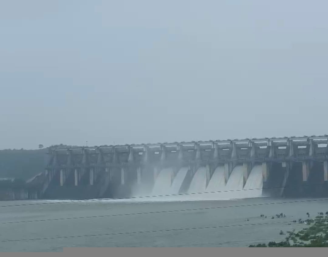 Water level in Son River rise following opening of 6 gates of Bansagar Dam; high alert in 24 villages of Sidhi