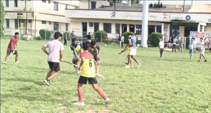 In hockey, Sonbhadra XI won the title by defeating Swadeep XI 4-2.