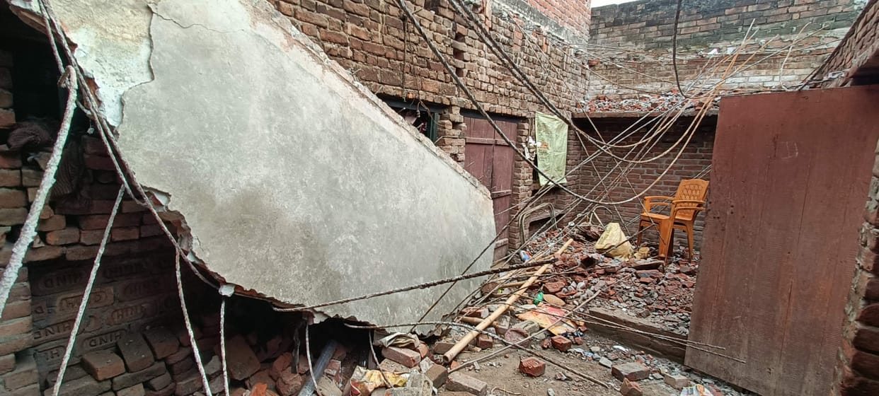 Two real brothers injured after being trapped under debris following a lintel collapse in Roza.