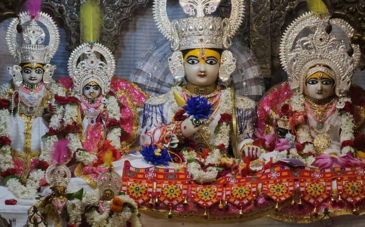 Threads of faith adorn Ram Lalla's wrist
