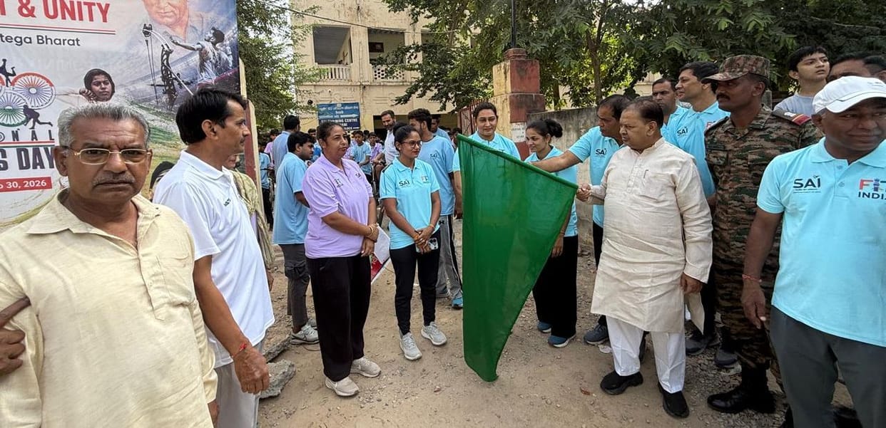 Athletes conveyed a message of healthy living by undertaking a bicycle rally.