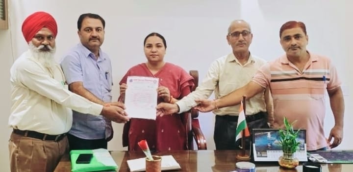 Road in dilapidated condition; memorandum submitted to MLA