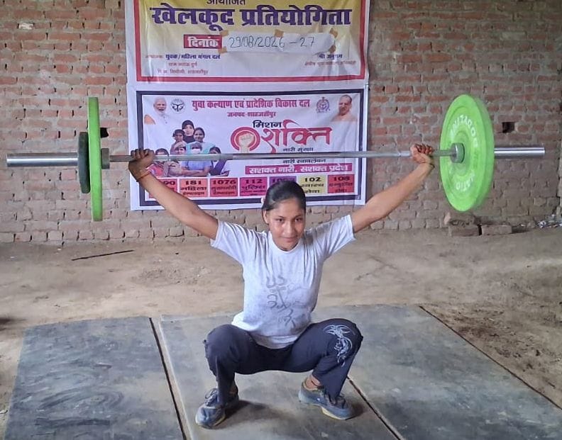 शाहजहांपुर में युवक व महिला मंगल दल की ओर से हुई प्रतियोगिता मे शामिल महिला खिलाड़ी। स्रोत: आ