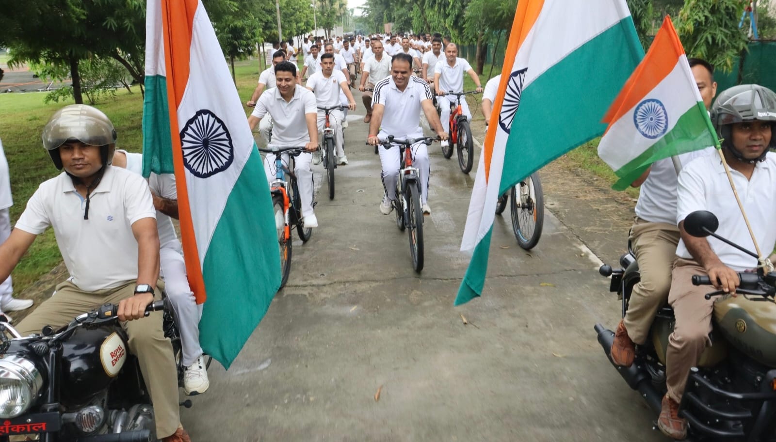 तीन दिवसीय खेल प्रतियोगिताओं के समापन पर रैली निकलते एसएसबी जवान। स्रोत: एसएसबी