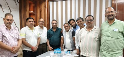 30जेएनडी07: दिव्यांग कन्याओं के विवाह में सहयोग के लिए हास्य कवि सम्मेलन करवाने को लेकर हुई बैठ