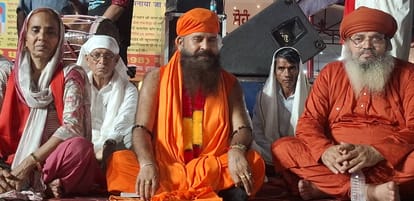 अंबाला सिटी के नजदीक श्री खुरालगढ़ साहिब में आयोजित समागम के दौरान मौजूद संत-महात्मा। प्रवक्ता