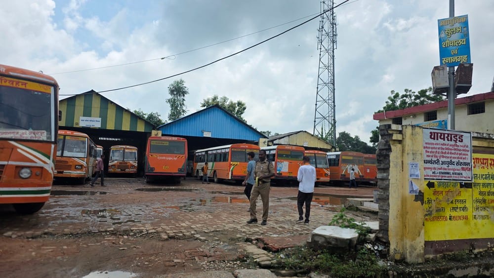 The buses slowed down, the vehicles stayed parked at the stand