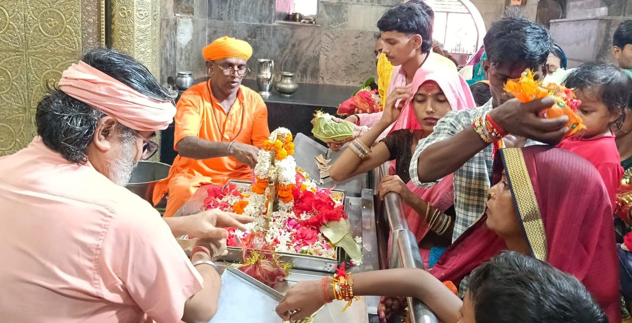 Devotees thronged in large numbers on the rare occasion coinciding with Kajli Teej and Ganesh Chaturthi
