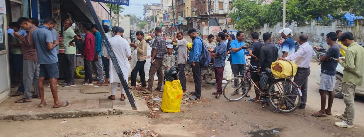Crowd for gas cylinder slip