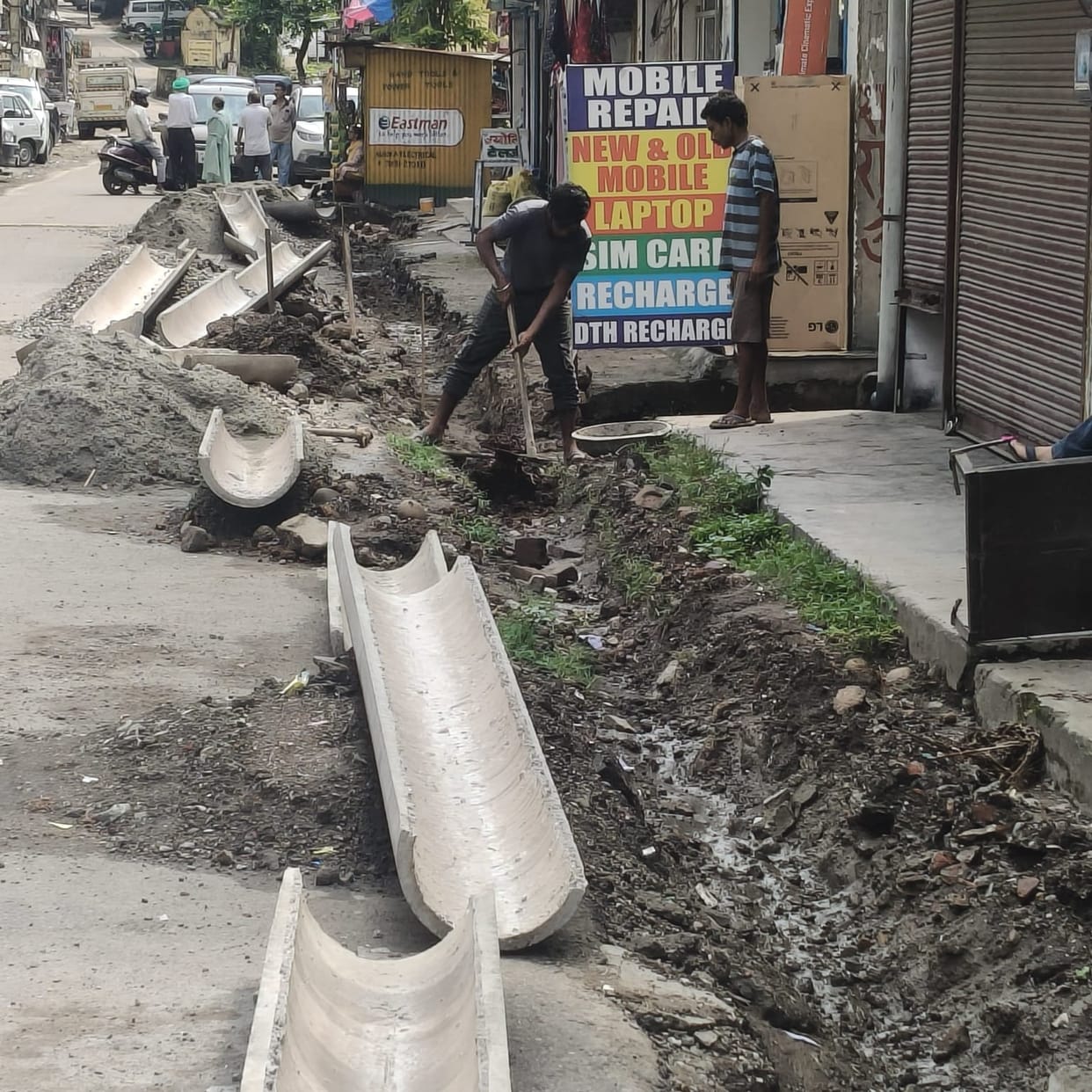 Wait of a decade and a half ends; drain construction begins in Diara sector.