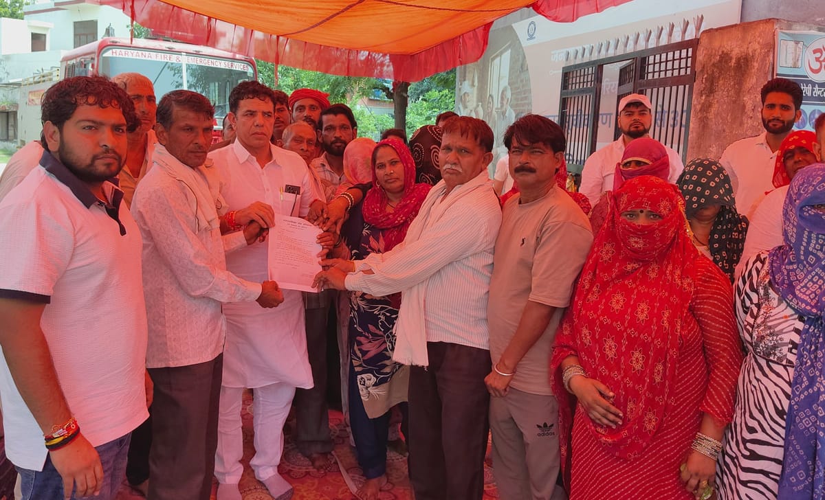 Sonipat News: सफाई कर्मचारियों को कांग्रेस नेता महिपाल पांची ने दिया समर्थन