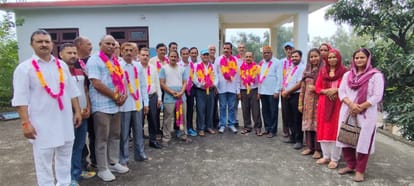 ग्राम पंचायत बड़गावं में आयोजित मेला कमेटी की बैठक में मौजूद ग्रामीण। स्रोत: कमेटी