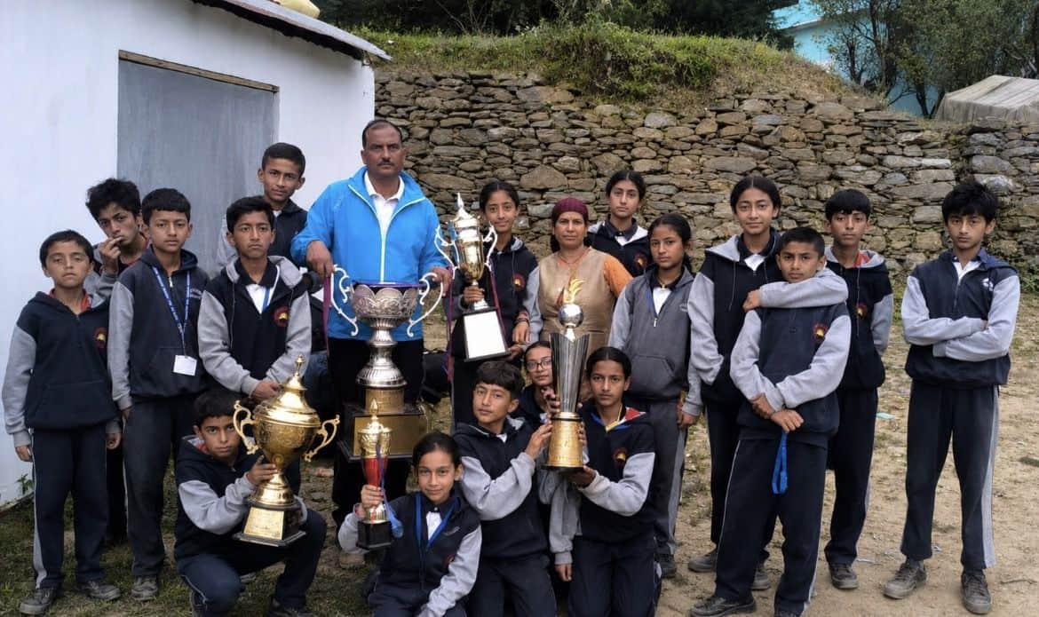 Kathog School emerges as champion in Matiyana block.