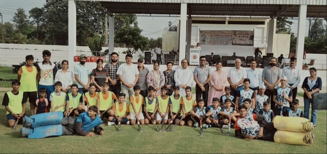Tejli girls defeated Thermal Plant in hockey