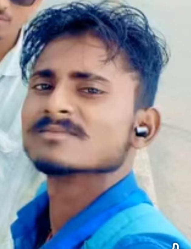 Two bikes collided head-on in Padhua, killing a young man