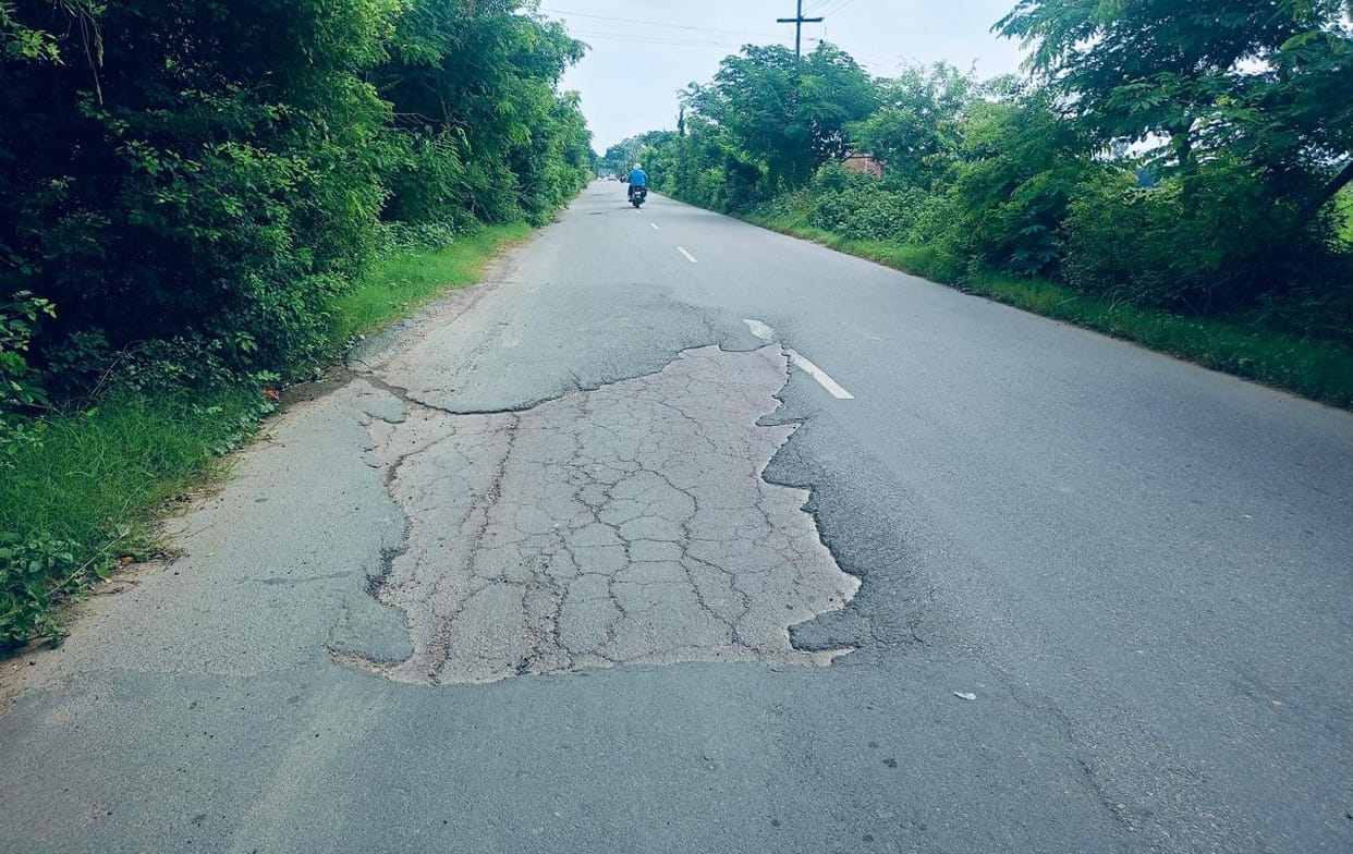 Life-threatening potholes on the Sonpur-Balapur road