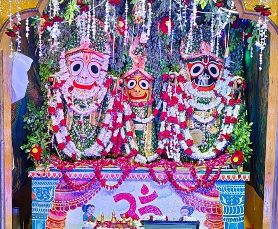 जगन्नाथ मंदिर में प्रभु की सजी झांकी। स्रोत मंदिर