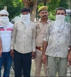 जसरथपुर थाना क्षेत्र में चोरी के मामले में पकड़े गए तीन आरोपी पुलिस गिरफ्त में। स्रोत पुलिस