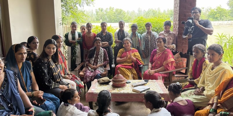 Shabana brings the colors of Sawan to Kaifi's village.