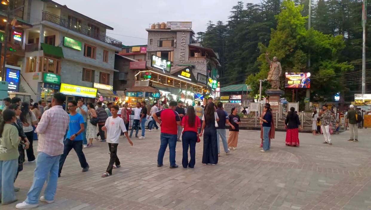 Tourist numbers rise in Manali, Manikaran, and Sainj.